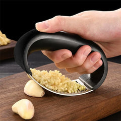 Garlic Press Rocker β Effortless Flavor at Your Fingertips