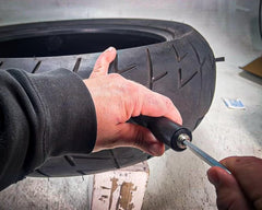 RoadSeal – Compact Tire Plug Kit