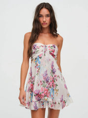 Emilia™ Weekend Style in Bloom