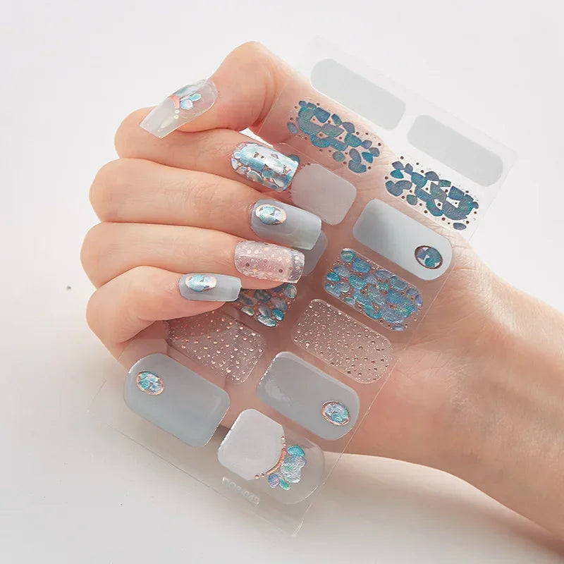 JollyNails™ Creative Holiday Nails